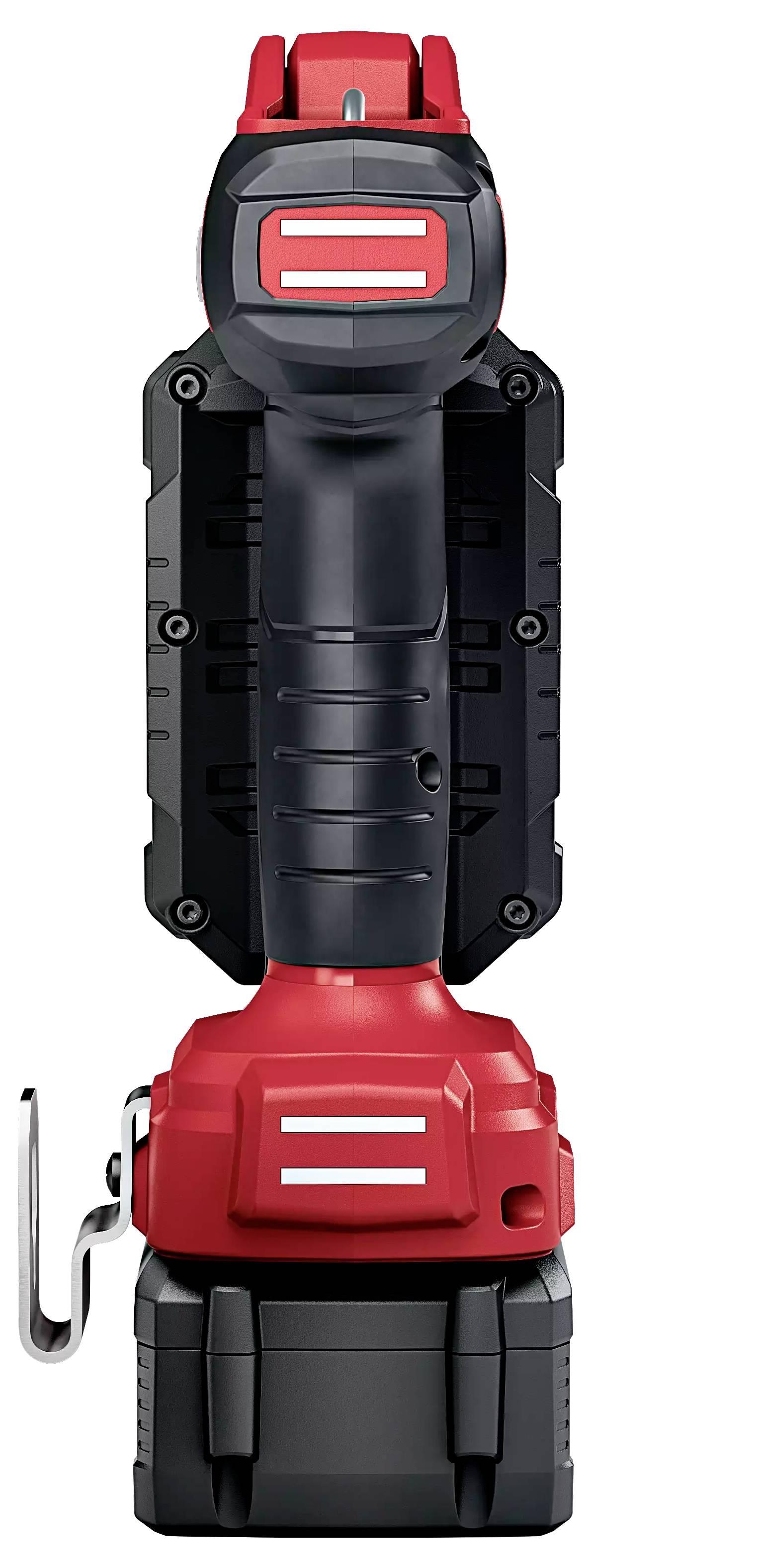 Rote und schwarze Taschenlampe mit robustem Griff und Metallhalterung, stehend auf einer flachen Basis.