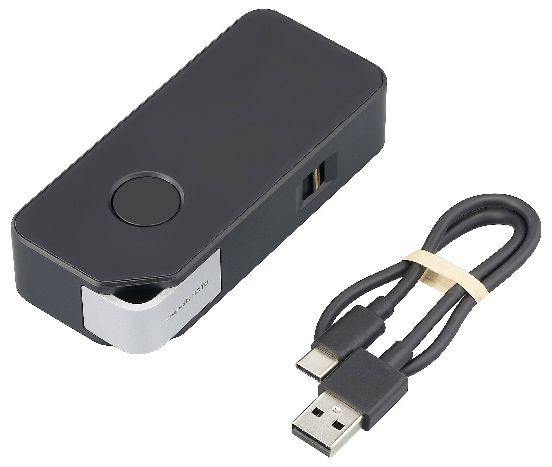 Ein schwarzes tragbares Ladegerät mit USB-Anschluss neben einem schwarzen USB-Kabel.