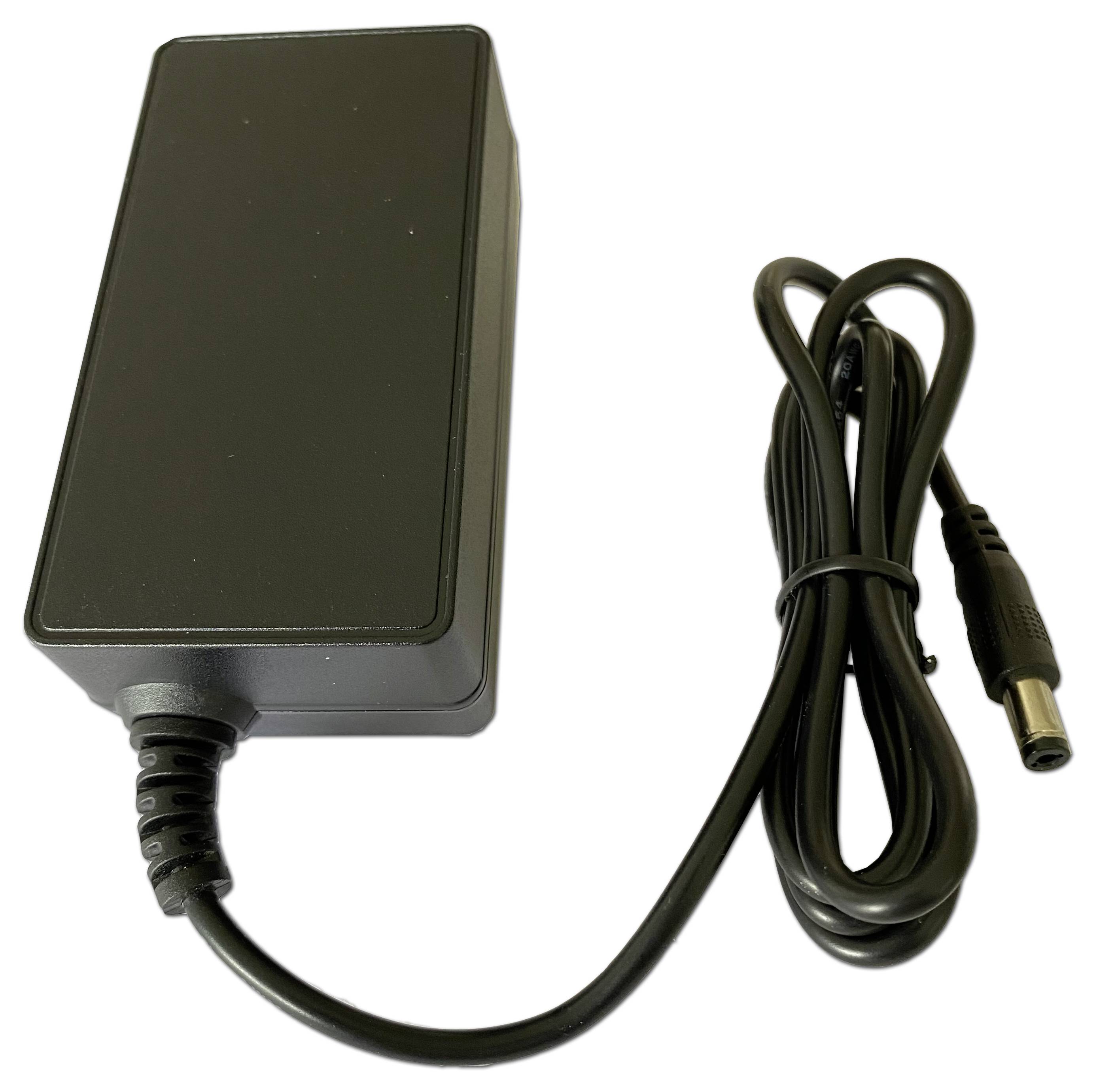 'Schwarzes Netzteil mit abnehmbarem Netzkabel und Stecker. Zum Aufladen elektronischer Geräte geeignet.'