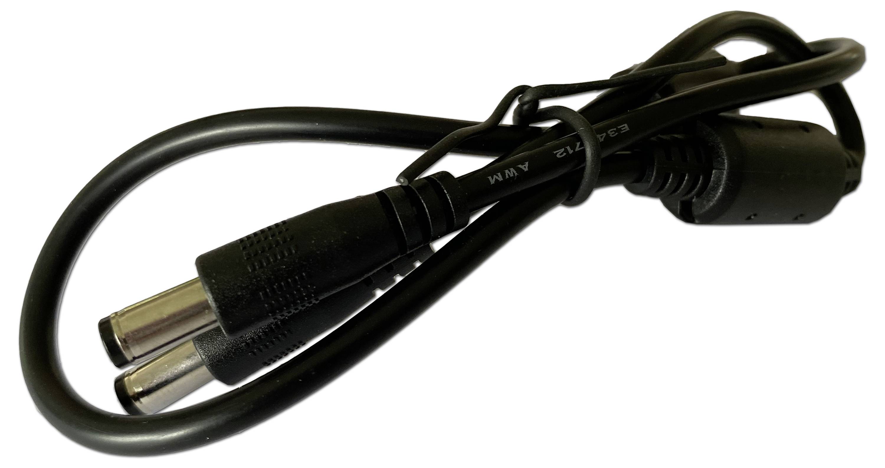 Audio-Kabel mit zwei Metallsteckern an einem Ende und einem Kunststoffstecker am anderen Ende, für Audiogeräteanschluss geeignet.