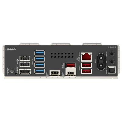 Rückseite eines Motherboards mit verschiedenen Anschlüssen: USB, Ethernet, HDMI, Audio, und Wi-Fi-Antennenanschlüsse für Computerverbindungen.