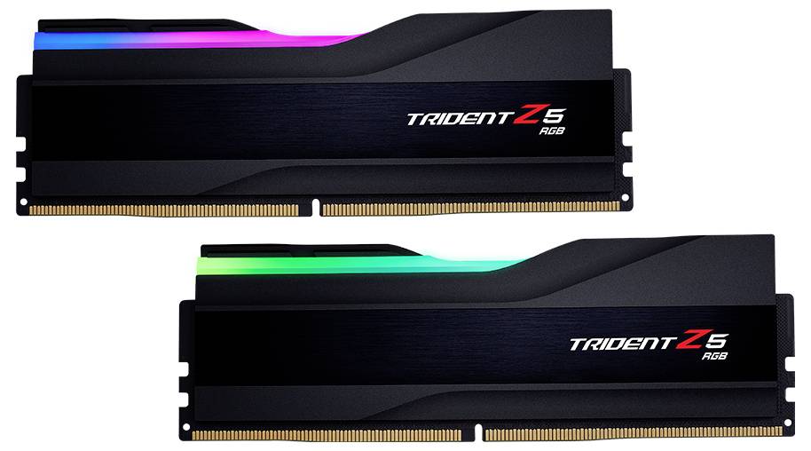 Zwei RAM-Module mit RGB-Beleuchtung, schwarz mit dem Aufdruck 'Trident Z5 RGB'. Sie haben goldene Kontakte und sind für Computer geeignet.