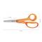 Eine orange Schere mit 13 cm Länge, 5 cm Klinge. Text auf der Klinge: 'Fiskars, Stainless Finland'. Ausgelegt für genaues Schneiden.