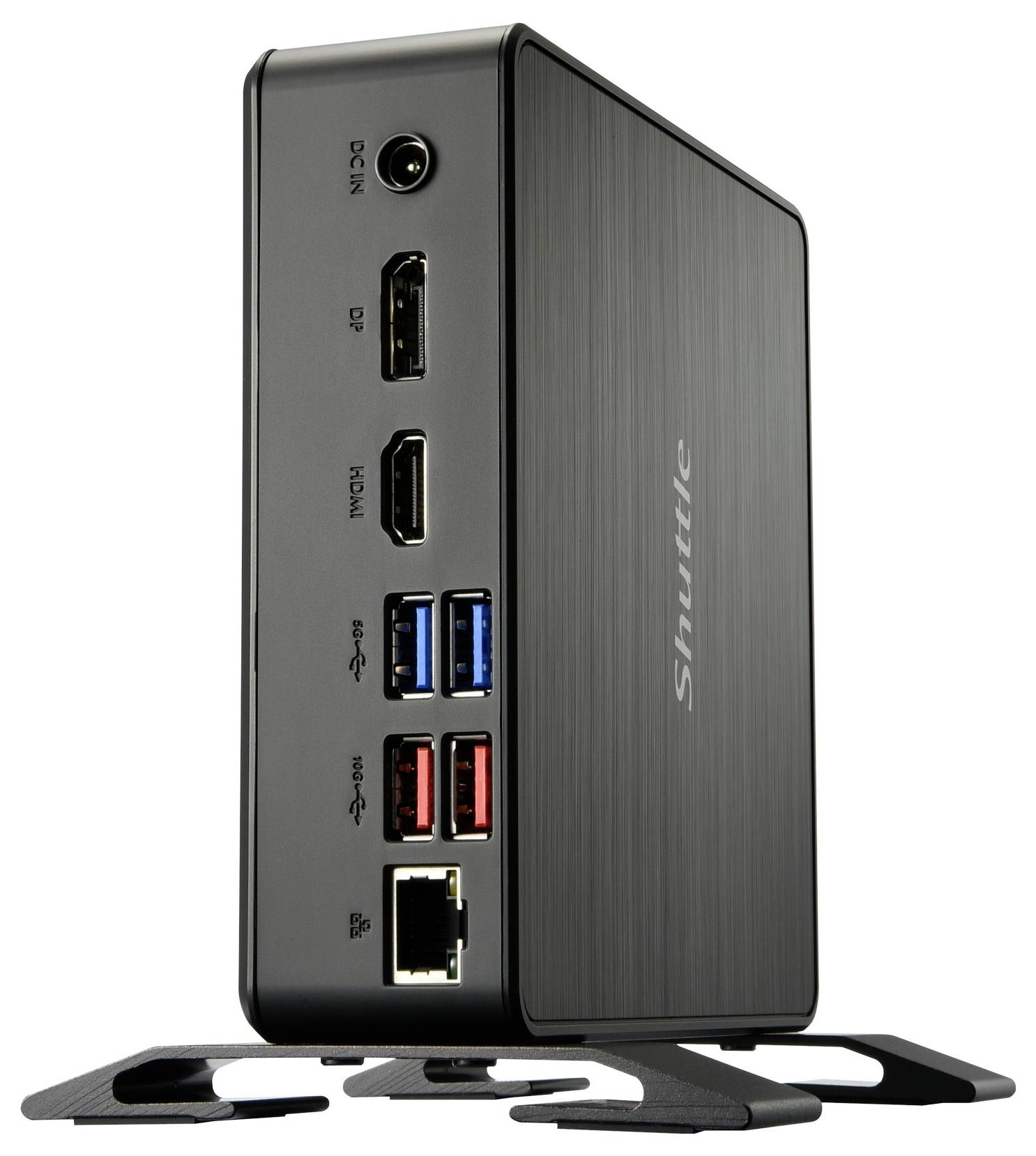 Ein kompakter schwarzer Shuttle-Mini-PC mit verschiedenen Anschlüssen: HDMI, DisplayPort, USB-Anschlüsse, Netzwerk- und Audioanschluss.