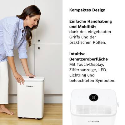 Frau steht barfuß neben einem kleinen, weißen Luftreiniger. Text beschreibt die Eigenschaften: kompaktes Design, Mobilität, intuitive Benutzeroberfläche.