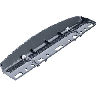 Plastikteil mit mehreren Löchern und Clips, möglicherweise ein Bauteil eines Haushaltsgeräts oder einer Maschine.