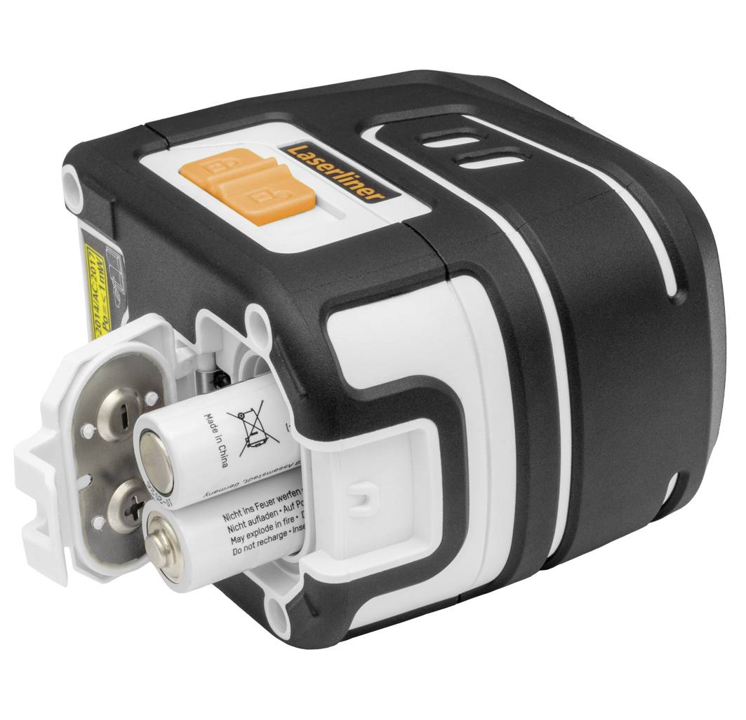 Ein kompakter, schwarz-weißer Laser-Entfernungsmesser mit Batteriefach und orangefarbenen Bedienelementen.