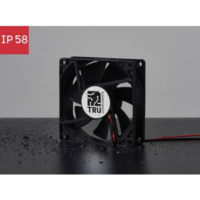 Ventilator mit Wasserspritzern, der die Schutzart IP58 kennzeichnet, was Staubschutz und Schutz vor dauerndem Eintauchen bedeutet.