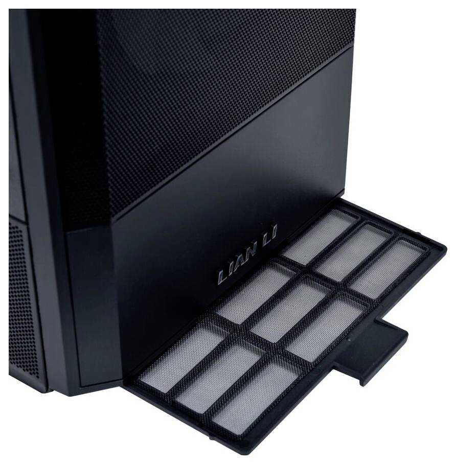 Ein schwarzes Computergehäuse mit sichtbarem Staubfilter, der herausgezogen ist. Der Filter unterstützt die Kühlung durch Staubreduzierung.