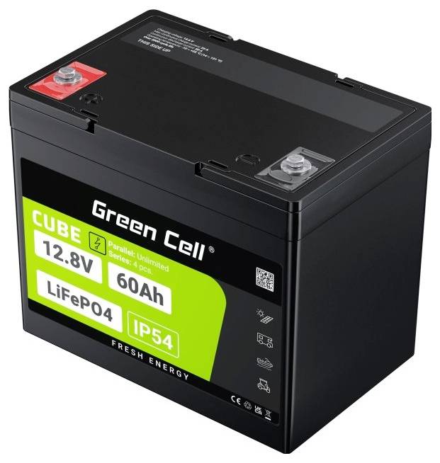 Schwarze Batterie mit grüner Beschriftung 'Green Cell'. Spezifikationen: 12,8V, 60Ah, LiFePO4, IP54, geeignet für diverse Energienutzung.