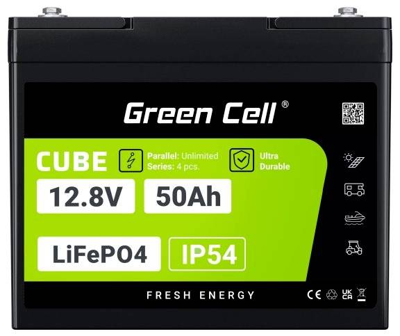 Schwarzes Batteriemodul mit der Aufschrift 'Green Cell'. Spezifikationen: '12.8V', '50Ah', 'LiFePO4', 'IP54' für robusten Einsatz.