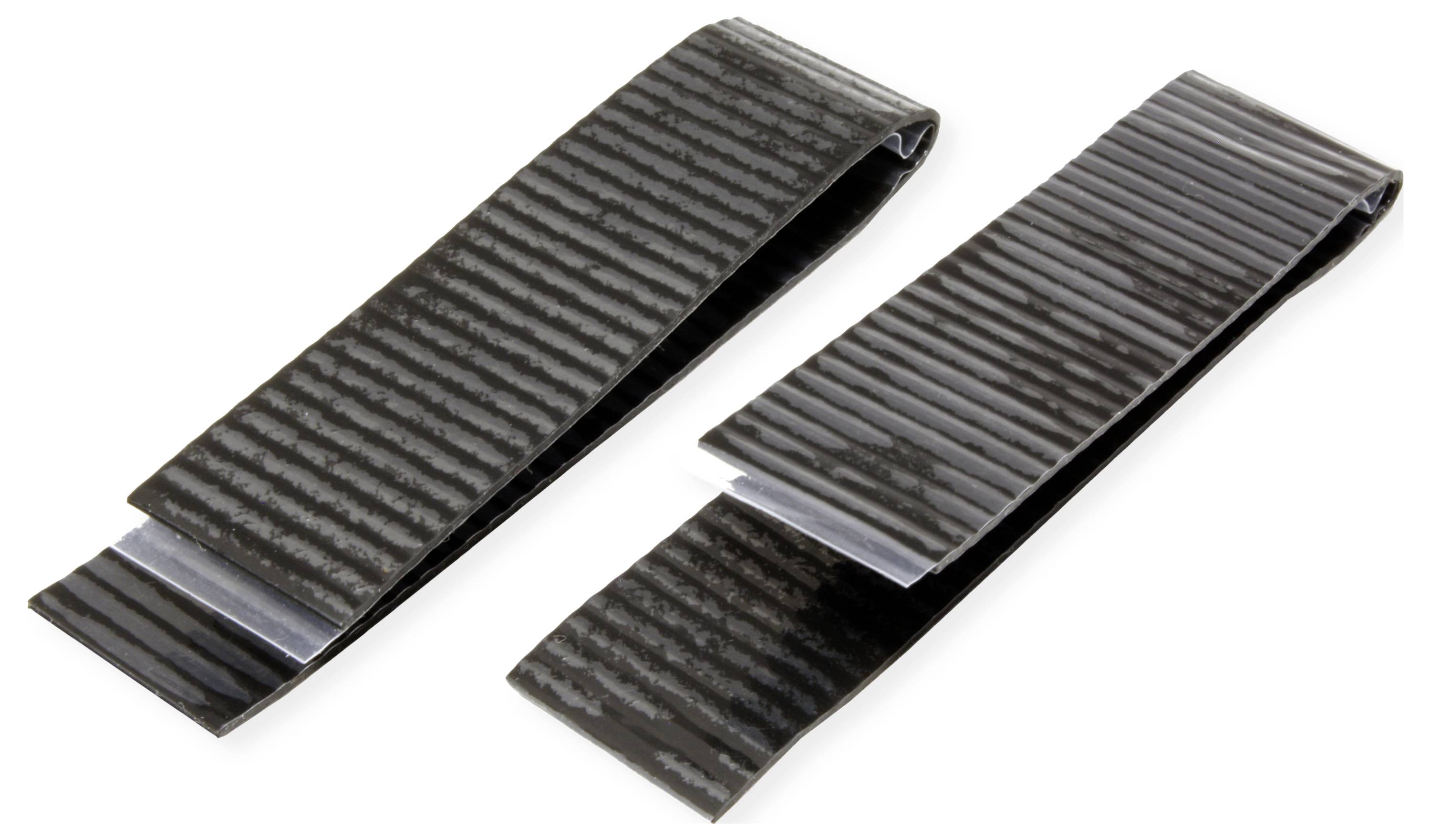 Zwei schwarze, wellige Metallstreifen nebeneinanderliegend.