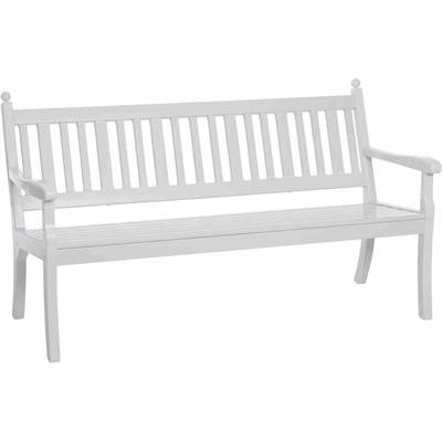 Weiße Gartenbank mit Lattenrückenlehne und Armlehnen, geeignet für den Außenbereich.