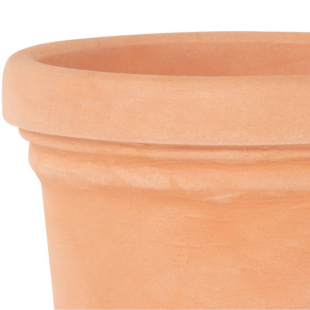 Ein großer, terrakottafarbener Blumentopf aus Ton mit breitem Rand, geeignet für Pflanzen in Gärten oder auf Balkonen.
