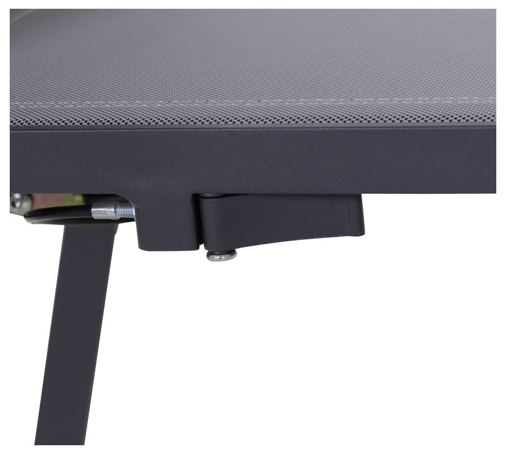 Ein Tisch mit metallischem Bein und grau-gemustertem Tischblatt, das in einer modernen, schlanken Fassung gehalten wird.