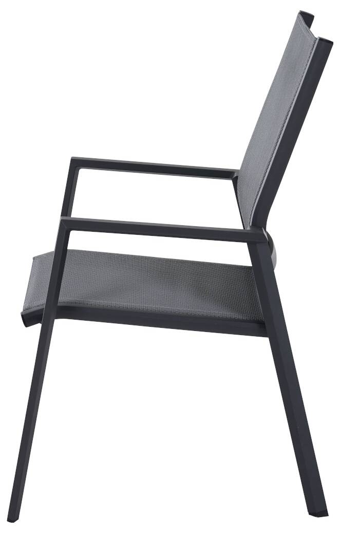 Moderner, schwarzer Stuhl aus Metall, seitlich fotografiert, mit geradem Rückenteil und Armlehnen, wirkt minimalistisch und stabil.