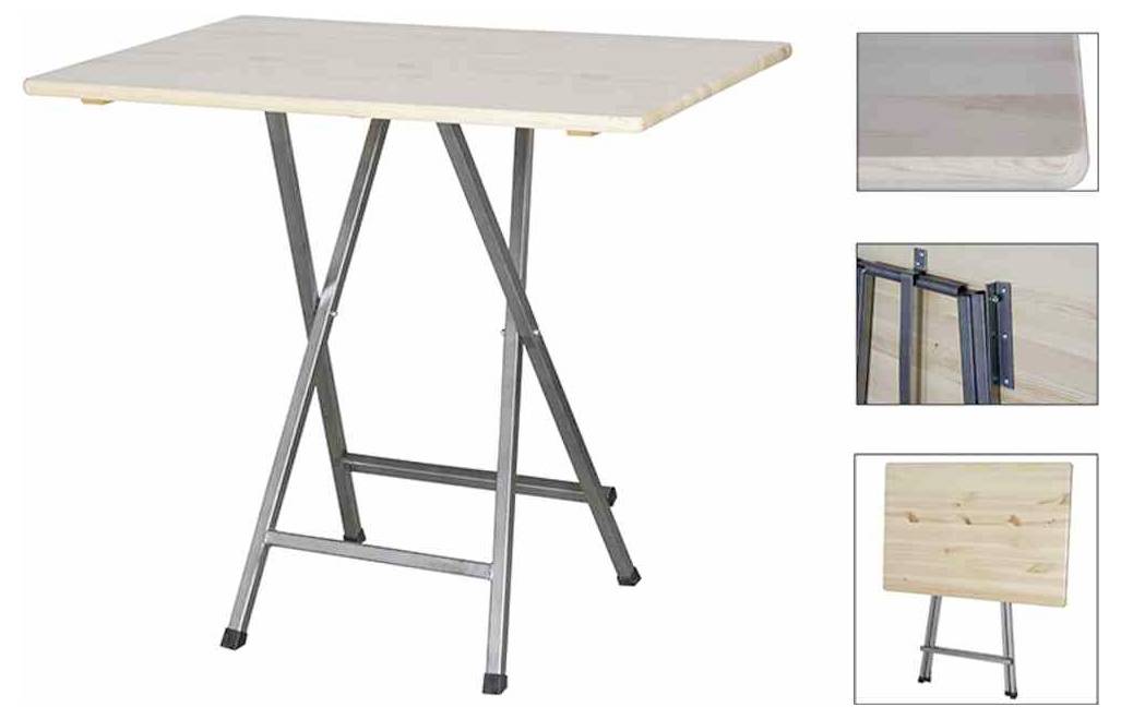 Klapptisch aus hellem Holz mit Metallbeinen, ideal für kompakte Räume. Details zeigen leichtes Zusammenklappen und glatte Tischkante.
