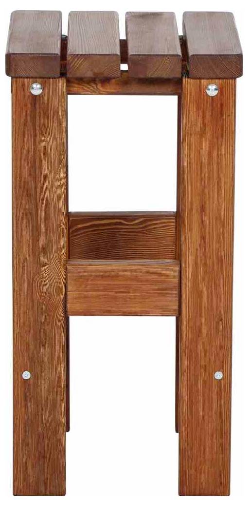 Holzhocker mit vier Beinen und einer quadratischen Sitzfläche aus parallel angeordneten Latten. Rustikales Design in Naturholzfarbe.