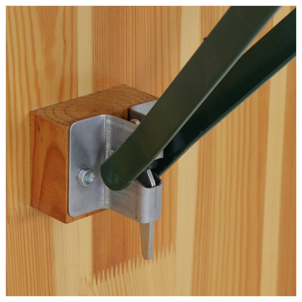 Eine verstellbare Metallkonsolenhalterung an einer Holzwand, wahrscheinlich zum Befestigen oder Stützen von Strukturen oder Gegenständen.