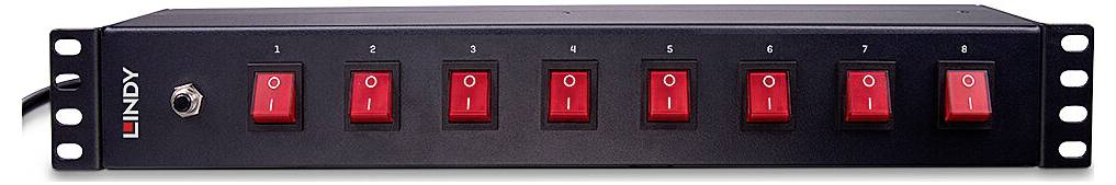 Ein schwarzer Stromverteiler mit acht roten Kippschaltern, jeweils nummeriert von eins bis acht. An der linken Seite befindet sich ein Schalter mit einer LED-Anzeige.