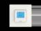 Digitaler Wandschalter mit blauem Bildschirm zeigt '8:29' und 'Di 09'. Herstellername unten.