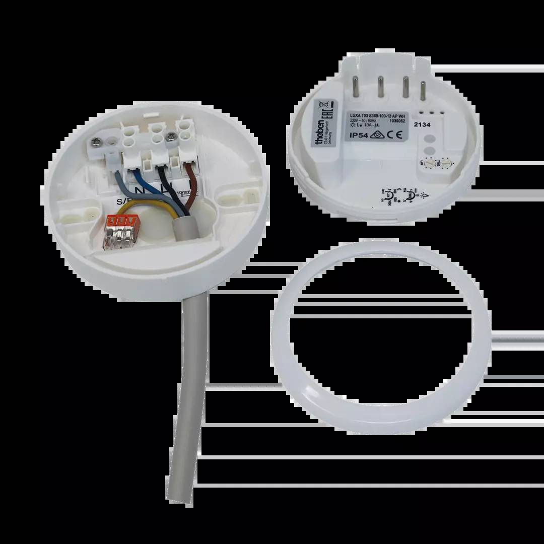 'Kabelanschlussdose mit abgenommener Abdeckung, zeigt farbcodierte Drähte und Klemmen für elektrische Verbindungen.'