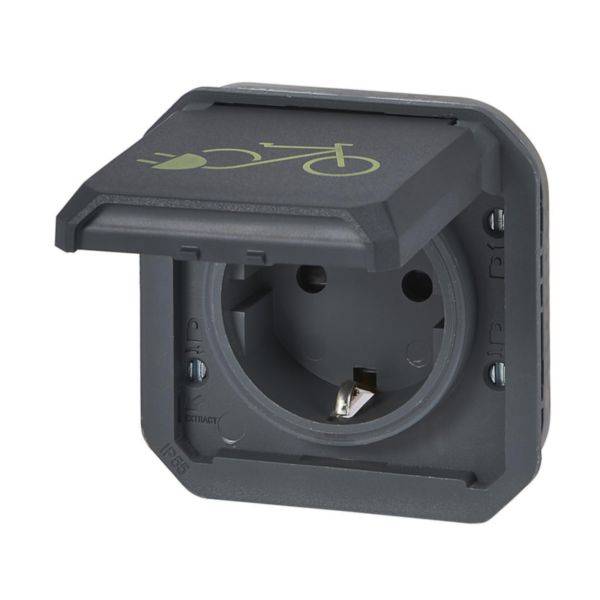 Geschlossene Schutzkontaktsteckdose mit bedrucktem Fahrradsymbol auf der Abdeckung.