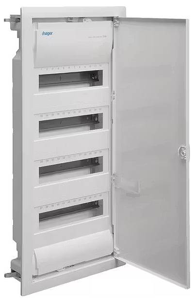 Ein geöffneter Elektroschrank mit fünf Reihen für Sicherungen und Schalteinrichtungen; geeignet für die Installation in Gebäuden.