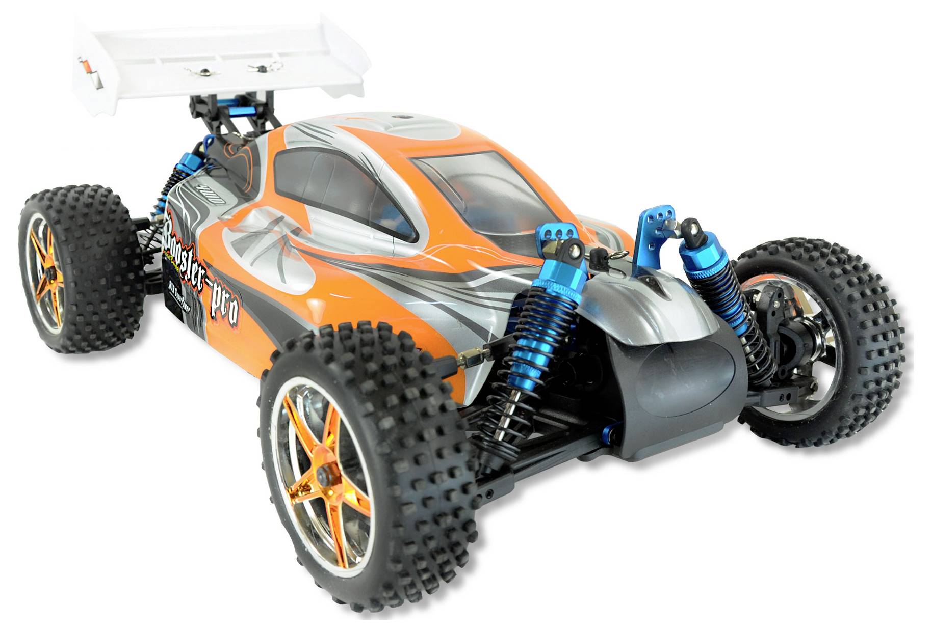 Ein orange-grauer ferngesteuerter Buggy mit großen Gelände-Reifen und blauen Stoßdämpfern, gezeigt in schräger Perspektive.