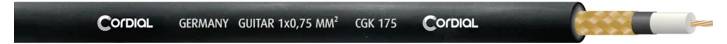 Ein schwarzes Kabel mit der Aufschrift 'Cordial Germany CPK 375, 75 Ω'; Koaxialkabel mit Kupferabschirmung und weißem Isoliermaterial.