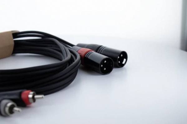 Cordial EU 1 MC XLR Verbindungskabel [2x XLR-Stecker 3 polig - 2x Cinch-Stecker] 1 m Schwarz