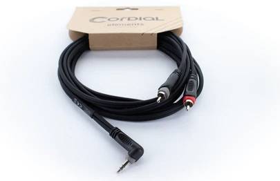 Schwarzes Audiokabel mit 3,5-mm-Stecker und zwei Cinch-Steckern, in einer Verpackung von 'Cordial elements'.