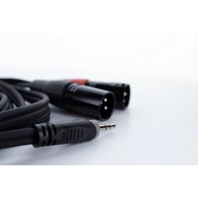 Schwarze Audiokabel mit XLR- und 3,5-mm-Klinkensteckern auf weißem Hintergrund, bereit für Anschluss an Audiogeräte.