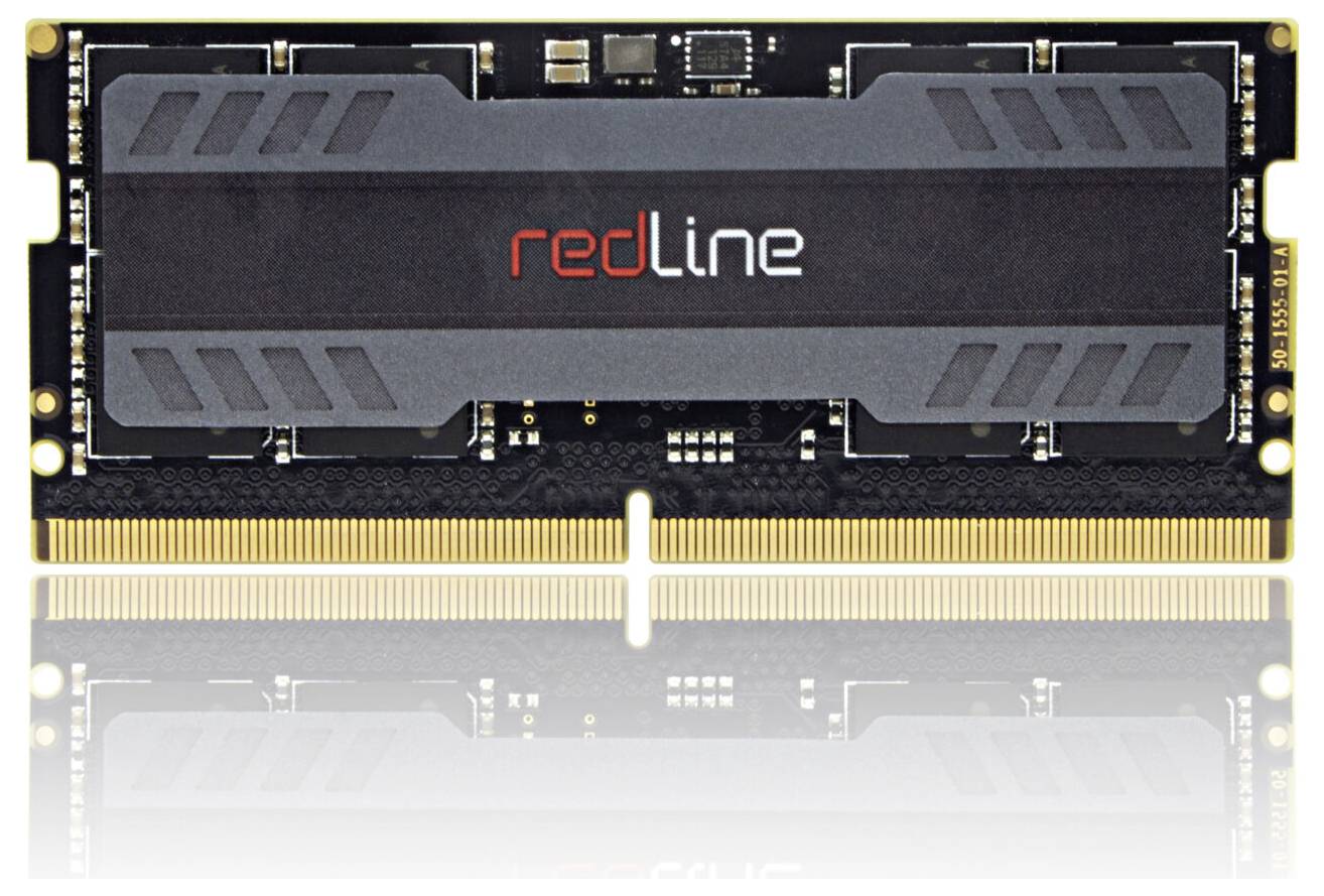 Ein RAM-Modul mit schwarzer Abdeckung und der Aufschrift 'redLine'. Goldfarbene Kontakte unten, für Computerhardware-Aufrüstung.