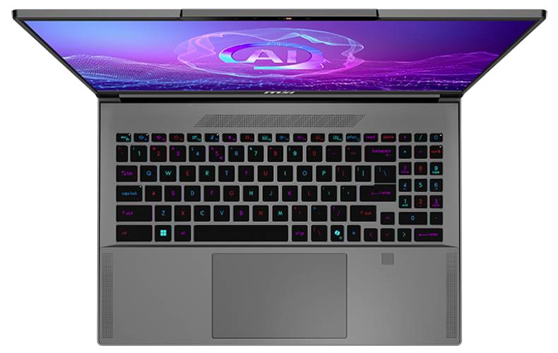 Ein Laptop von oben mit beleuchteter Tastatur. Der Bildschirm zeigt ein abstraktes, violett-türkises Design mit einem 'AI'-Schriftzug.