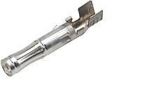 Metallischer elektrischer Steckverbinder mit rundem Ende und zwei flachen Anschlüssen auf weißem Hintergrund.