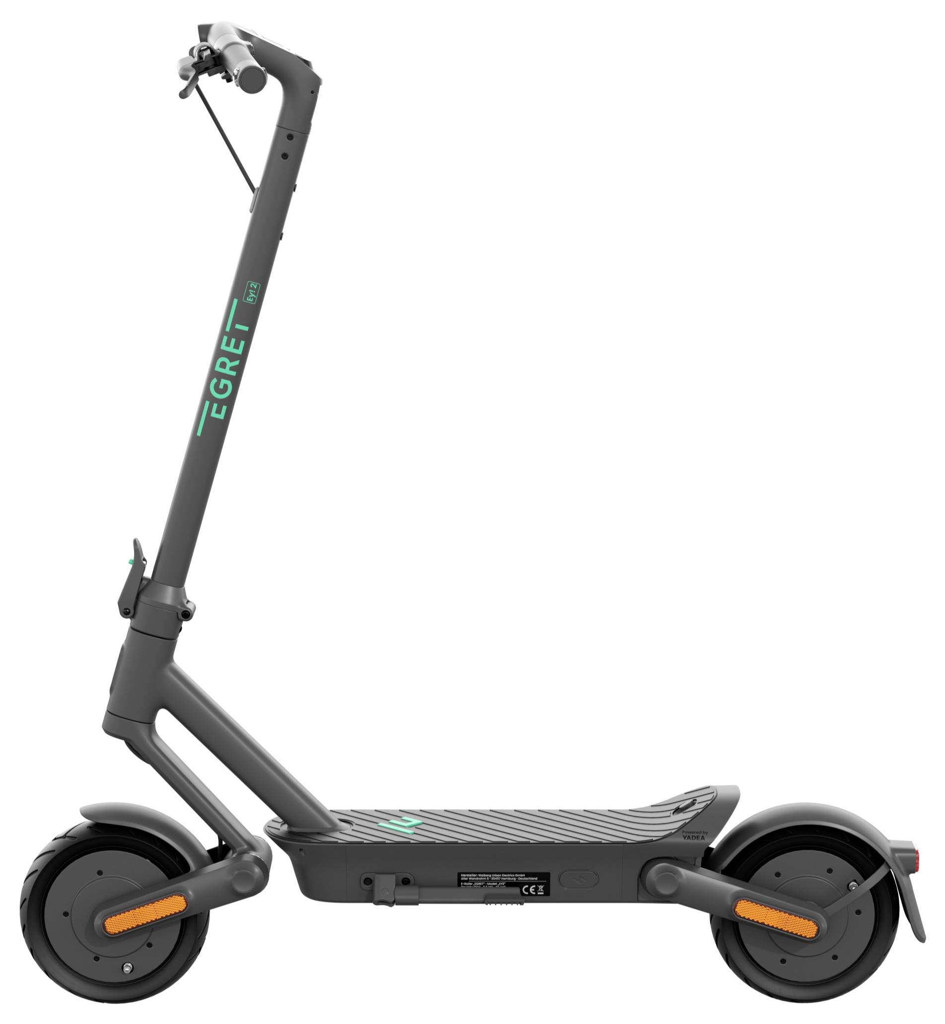 Ein schwarzer E-Scooter mit schlankem Rahmen und grünen Akzenten, Seitenansicht. Der Lenker ist ergonomisch gestaltet.