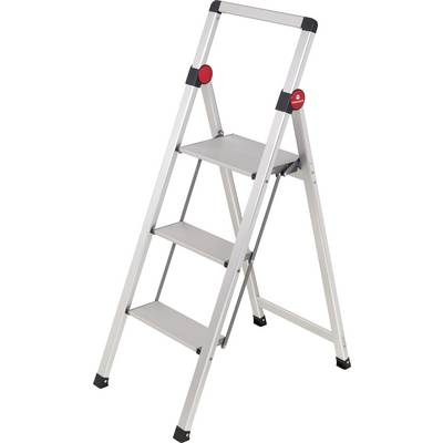 Kleine, silberne Klappleiter mit drei Stufen und schwarzem Griff.