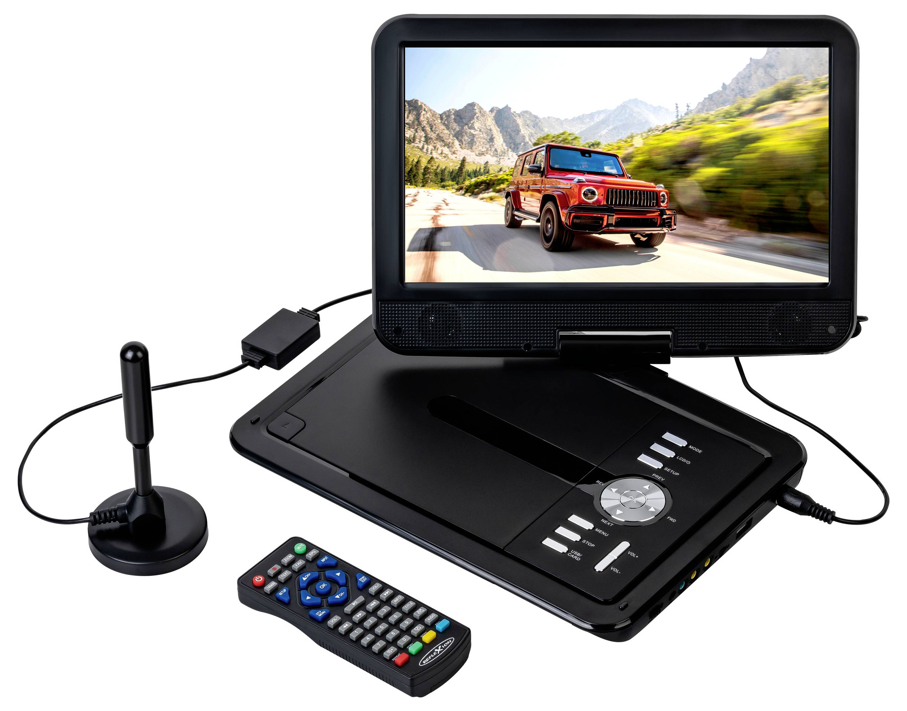 Tragbarer DVD-Player mit Bildschirm, auf dem ein roter Jeep auf einer Bergstraße fährt, mit Fernbedienung, Antenne und angeschlossenen Stromkabeln.