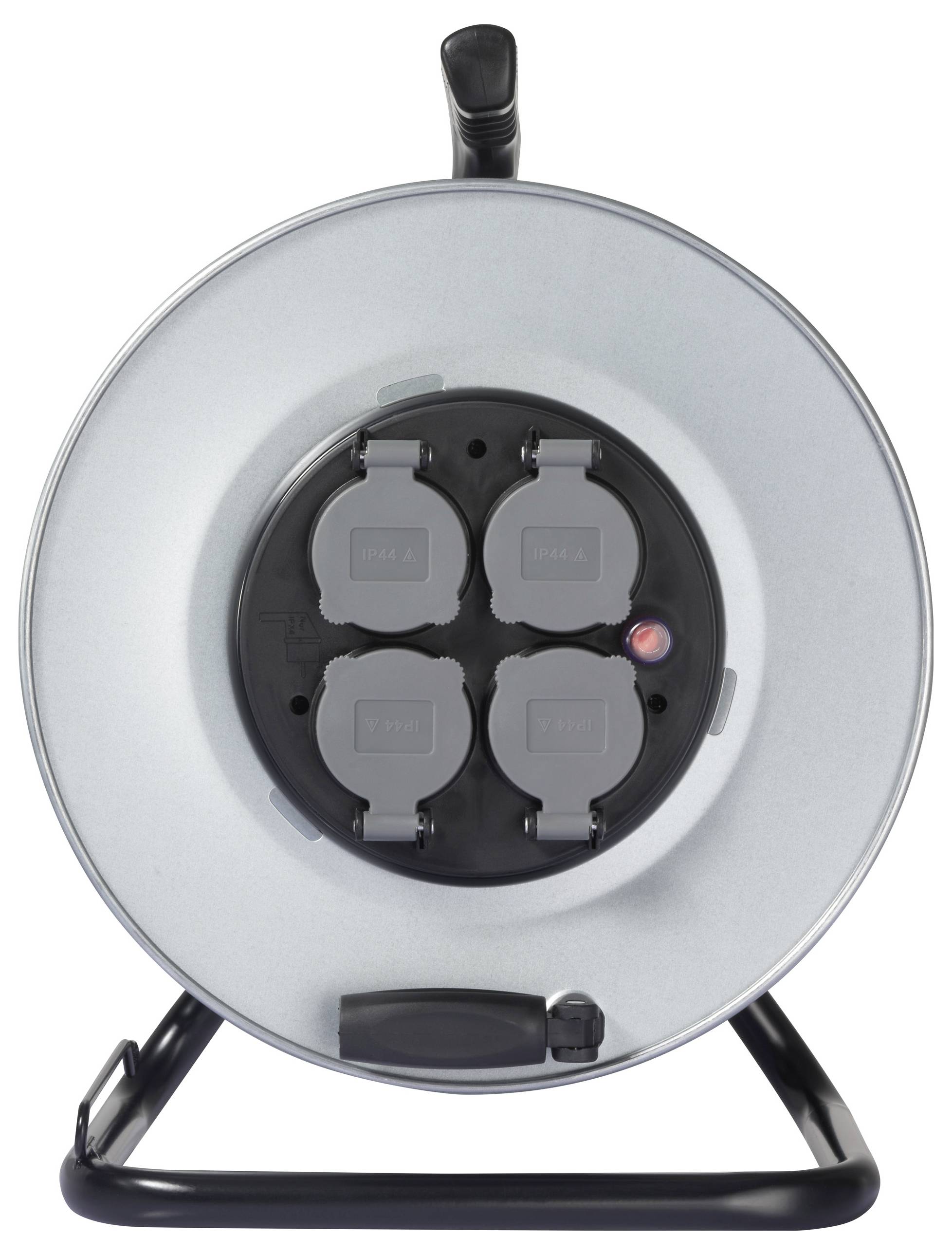 Ein Blick auf eine Kabeltrommel mit vier Steckdosen in einem runden, stabilen Metallgehäuse.