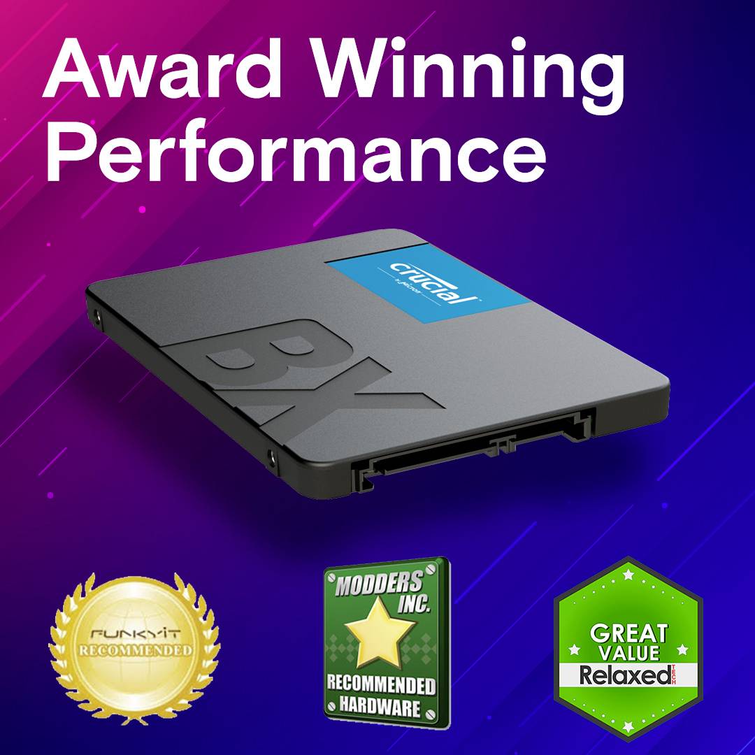 Eine solide Festplatte auf violettem Hintergrund mit den Worten 'Award Winning Performance' und drei Auszeichnungen darunter.