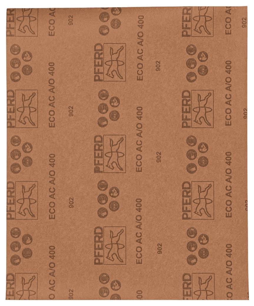 Ein Blatt Sandpapier, rotbraun, mit schwarzem Aufdruck: 'PFERD ECO AC AO 400'.