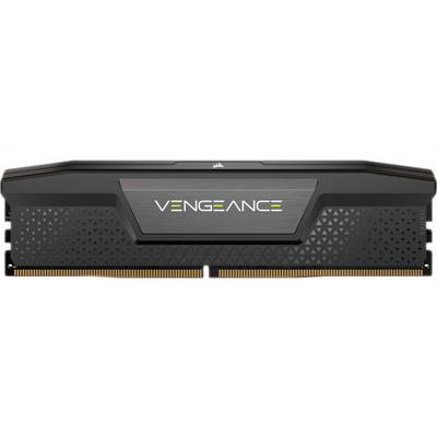 Eine Corsair Vengeance RAM-Modul mit schwarzem Gehäuse und goldenen Kontakten.