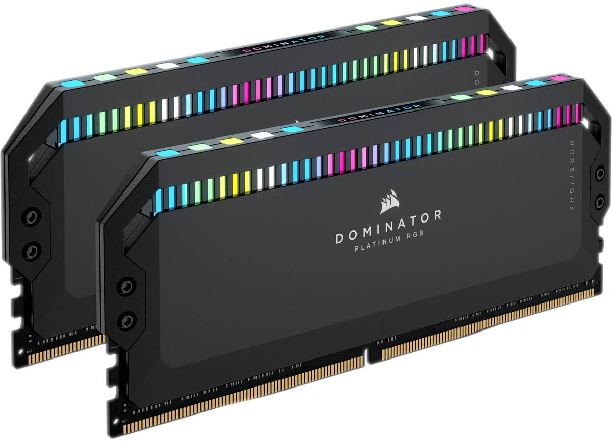 Zwei RAM-Module mit RGB-Beleuchtung, gekennzeichnet als 'DOMINATOR PLATINUM RGB' von Corsair, vor weißem Hintergrund.