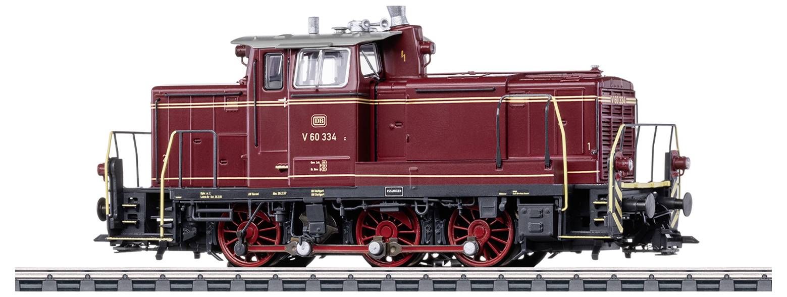 Rote Lokomotive der Deutschen Bundesbahn V 60 334, seitliche Ansicht, mit detaillierten Schienenelementen und feinen Verzierungen.