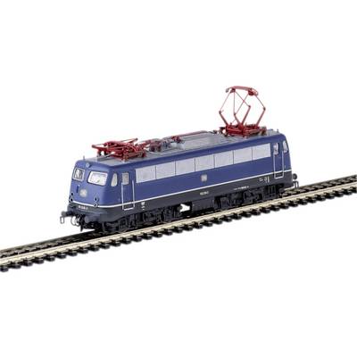 Ein blaues Modellbahn-Elektrolokomotiven-Modell fährt auf Schienen, mit rotem Stromabnehmer und weißen Details.