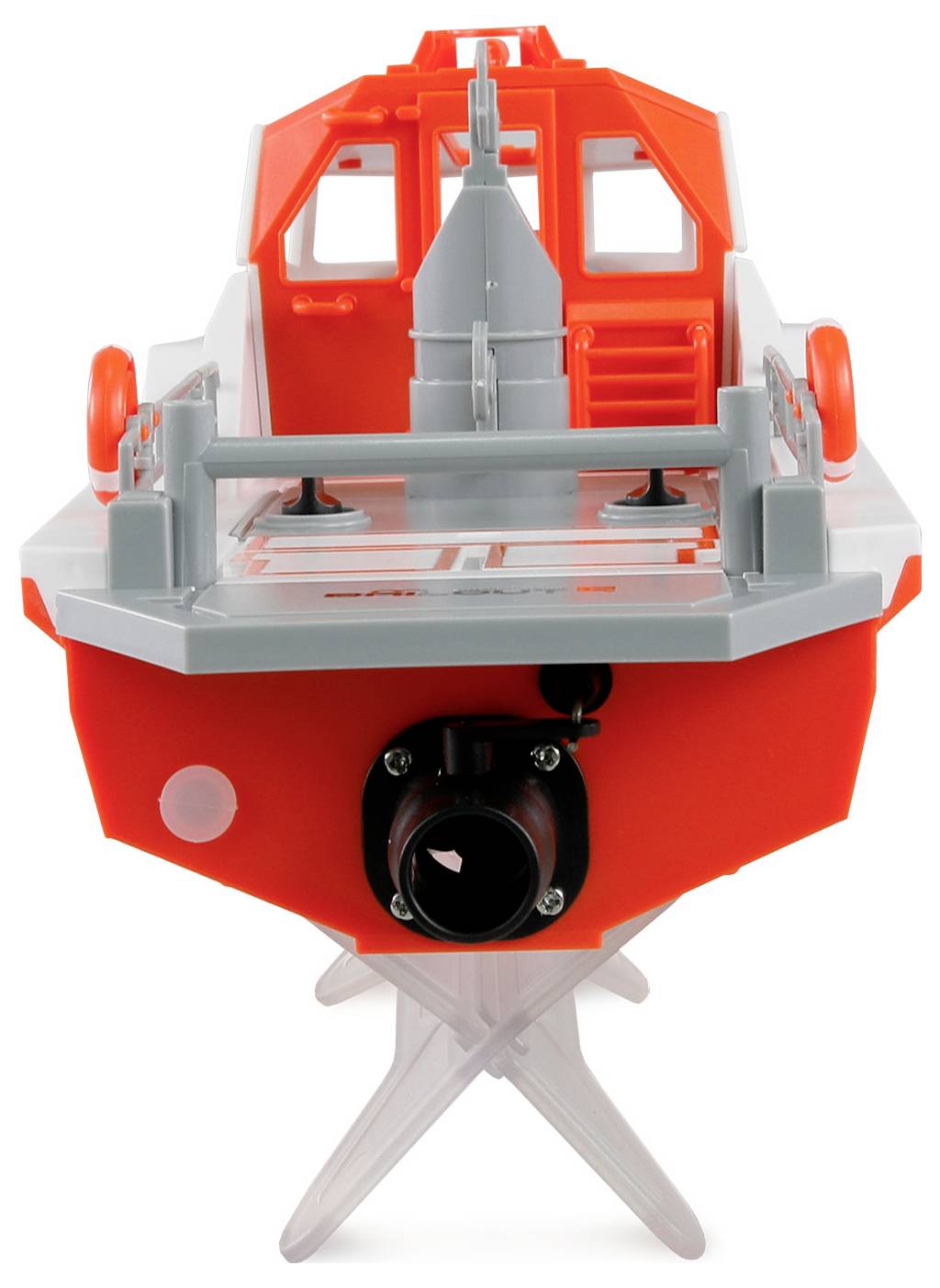 Ein orangefarbenes, ferngesteuertes Spielzeugboot aus Plastik mit grauen Details, frontal fotografiert, zeigt den Propeller auf der Unterseite.