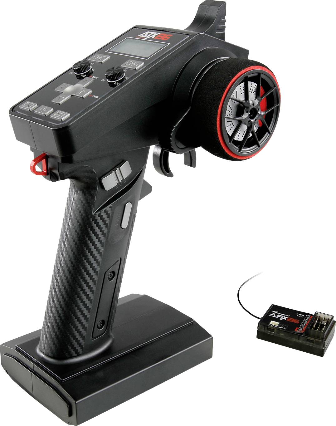 Das Bild zeigt die Großaufnahme einer Pistolengriff-Fernsteuerung. Neben dem Rad für die Lenkung und dem Abzugshebel für die Fahrfunktion sind noch diverse Bedienknöpfe und Taster, sowie ein Display zu erkennen.