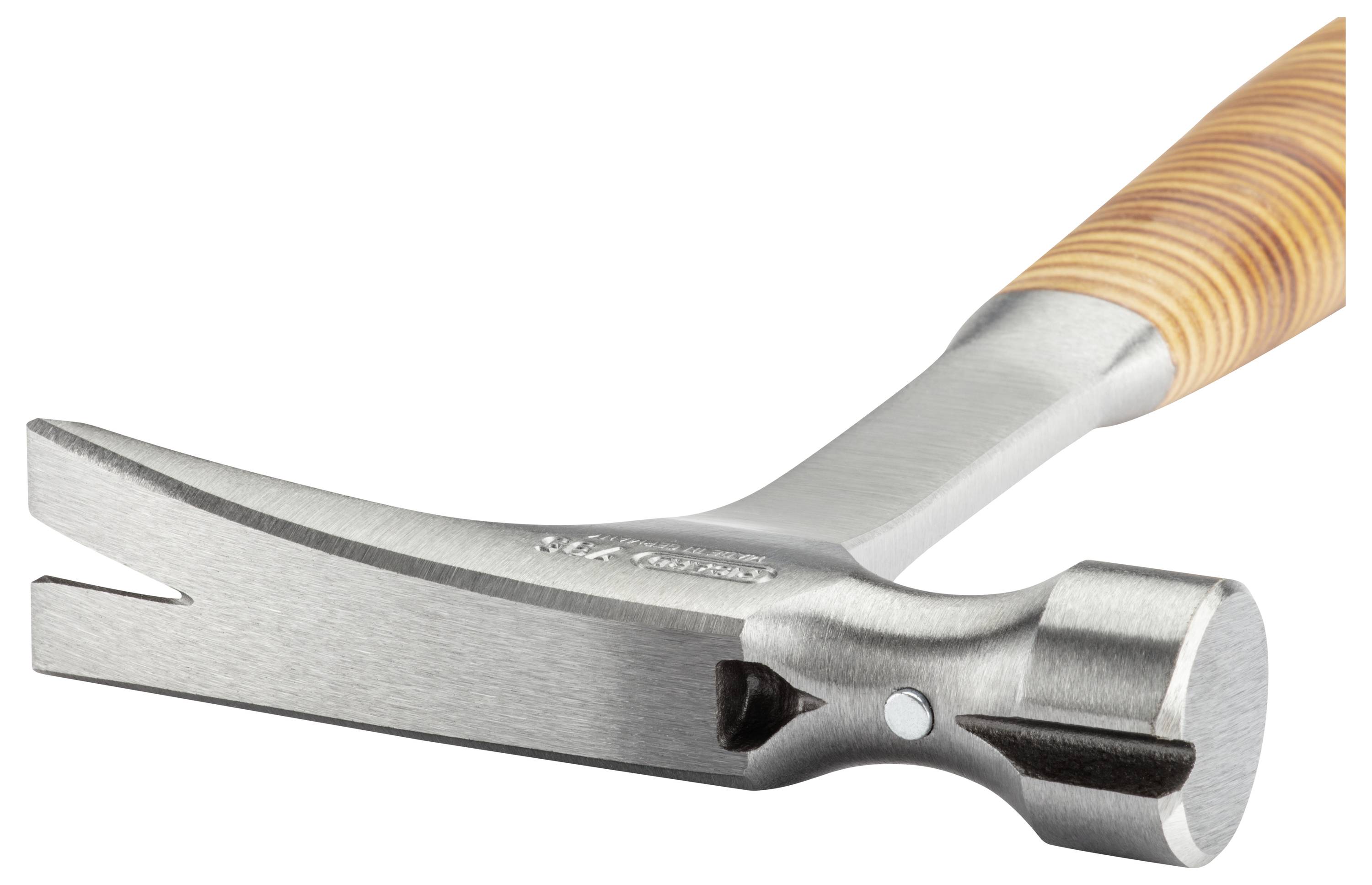 Ein silberner Hammer mit Holzgriff, geeignet für Bau- und Renovierungsarbeiten. Der Kopf hat eine Klaue zum Entfernen von Nägeln.