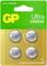 Vier GP Ultra CR2032 3V Lithium-Knopfzellen in einer grünen und goldenen Verpackung. Text betont: 'Länger anhaltende Power'.